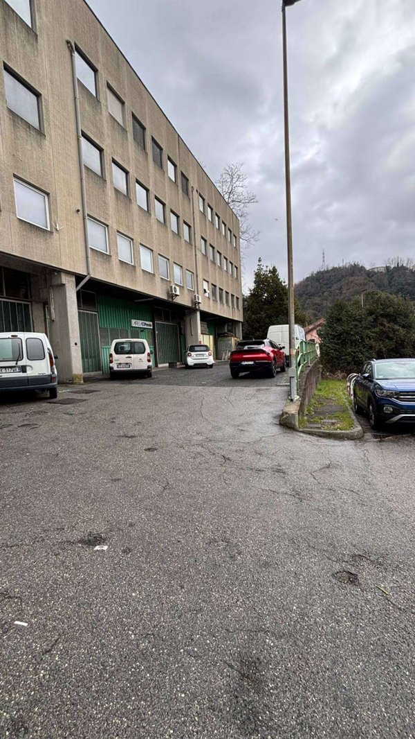 capannone in affitto a Genova in zona Bolzaneto
