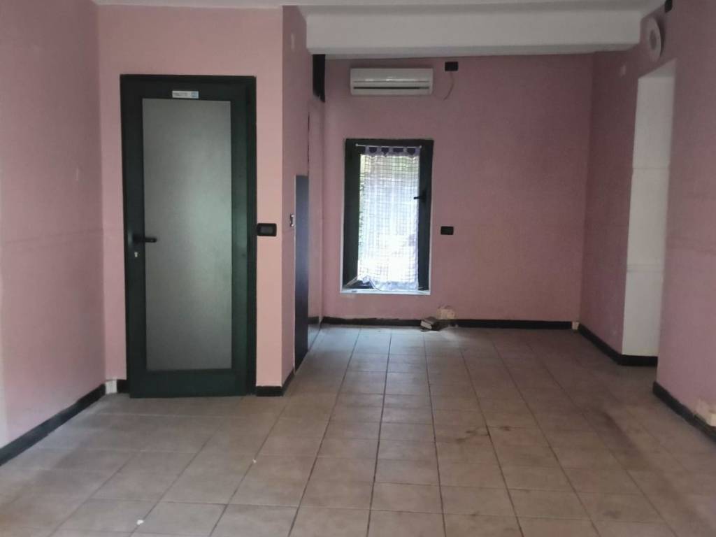 negozio in affitto a Genova in zona Molassana