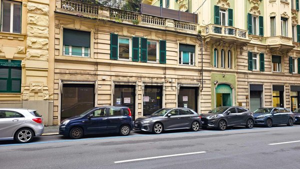locale commerciale in affitto a Genova in zona Centro Storico