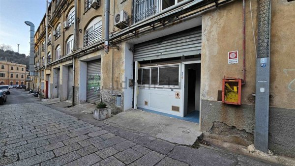 negozio in affitto a Genova in zona Borzoli