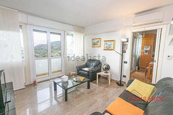 appartamento in affitto a Genova in zona Palmaro / Pra'