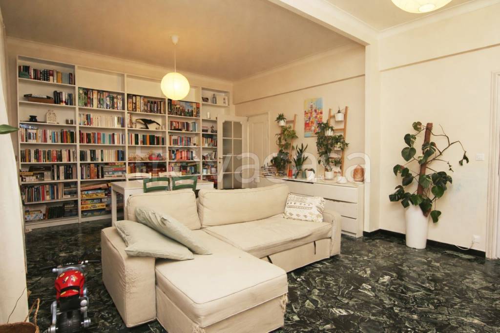 appartamento in affitto a Genova in zona Carignano