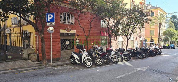 negozio in affitto a Genova in zona Nervi