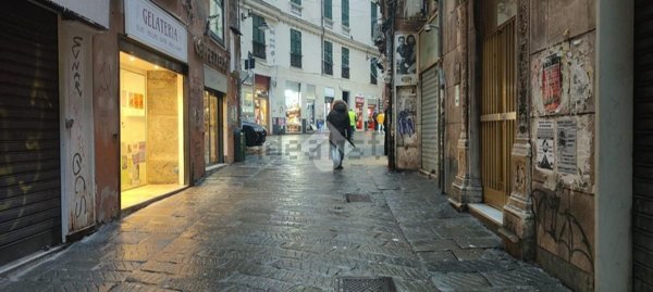 negozio in affitto a Genova in zona Sottoripa / Maddalena / Molo