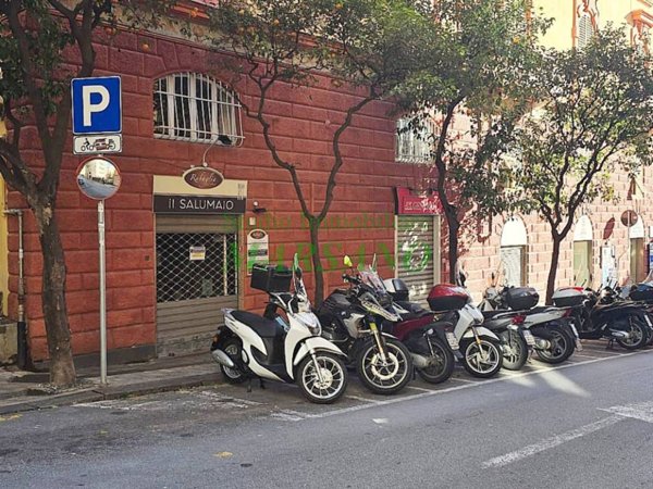 negozio in affitto a Genova in zona Nervi