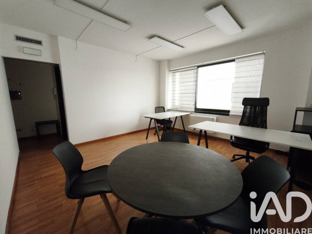 ufficio in affitto a Genova in zona Foce