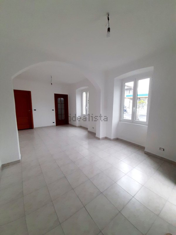 ufficio in affitto a Genova in zona Struppa