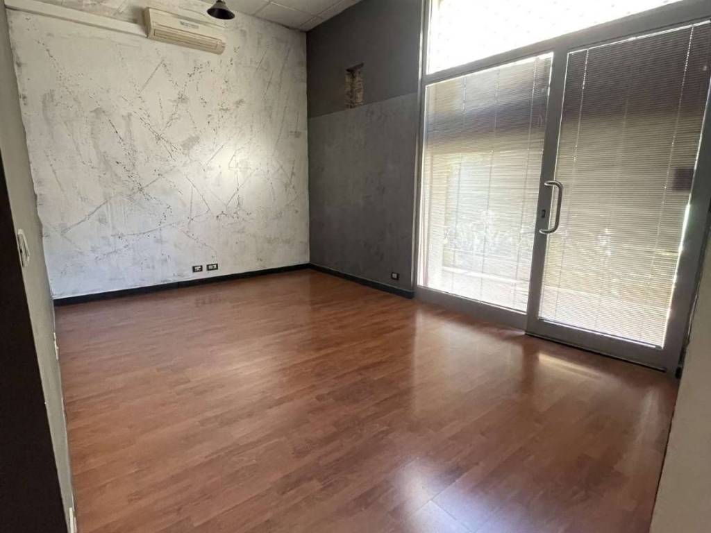negozio in affitto a Genova in zona Nervi