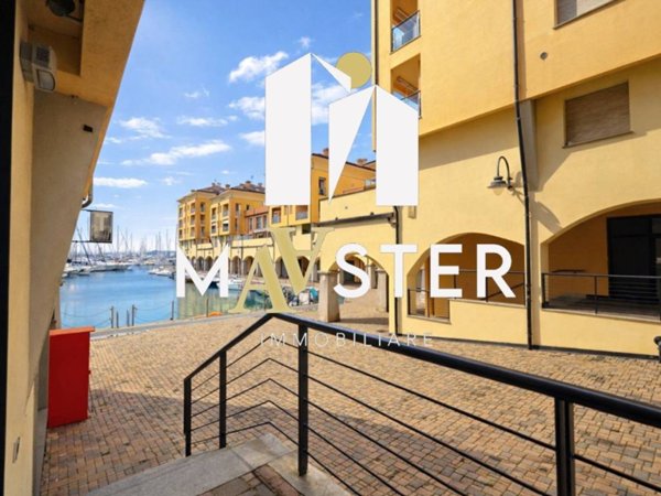 negozio in affitto a Genova in zona Sestri Ponente