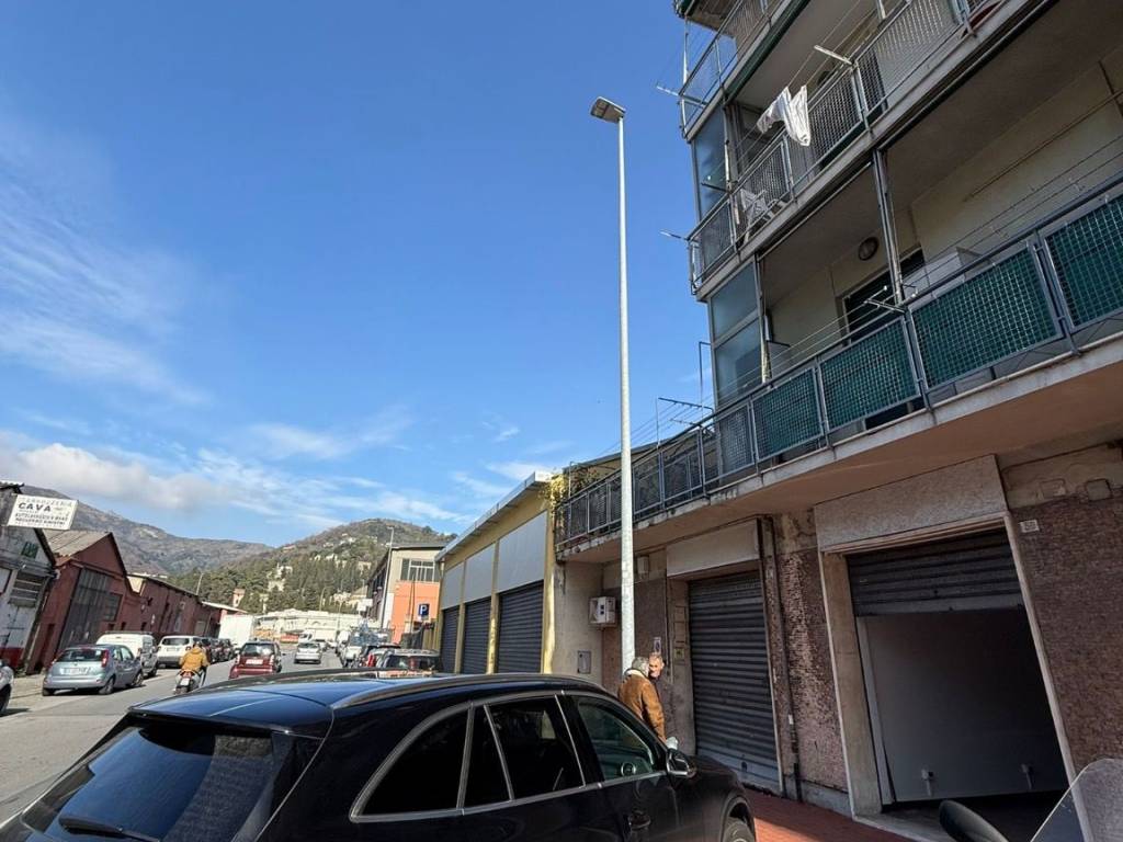 locale commerciale in affitto a Genova in zona Marassi