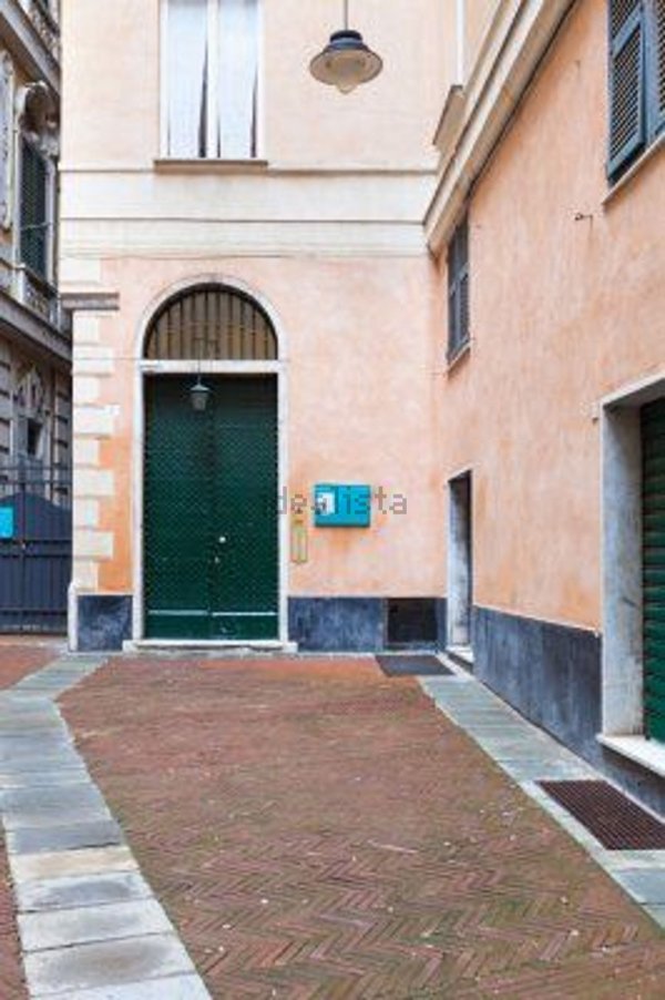 appartamento in affitto a Genova in zona Sottoripa / Maddalena / Molo