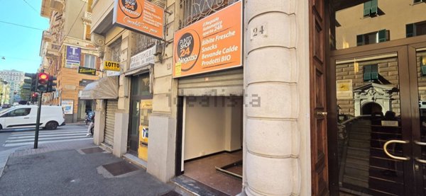 negozio in affitto a Genova in zona Foce