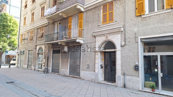 locale commerciale in affitto a Genova in zona Certosa