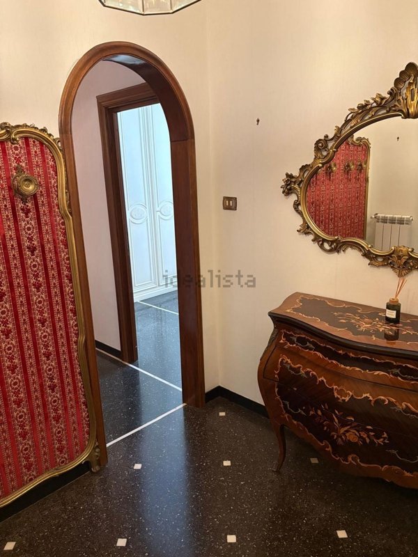 appartamento in affitto a Genova in zona Sottoripa / Maddalena / Molo