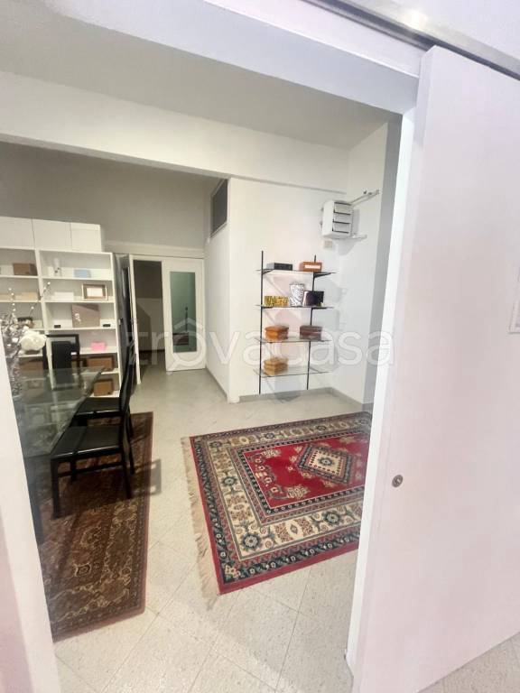 negozio in affitto a Genova in zona San Martino