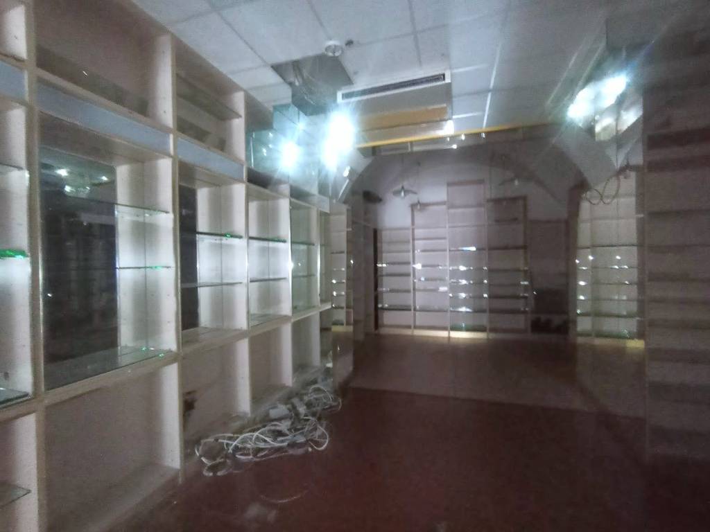 negozio in affitto a Genova in zona Sampierdarena