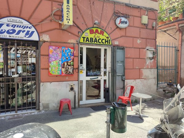 negozio in affitto a Genova in zona Oregina