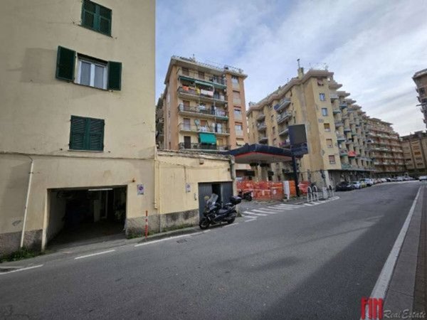 negozio in affitto a Genova in zona Cornigliano