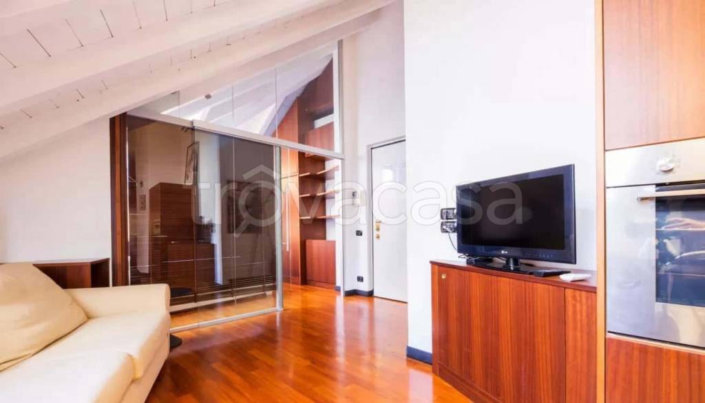 appartamento in affitto a Genova in zona Sottoripa / Maddalena / Molo