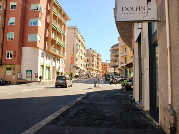 negozio in affitto a Genova in zona San Martino