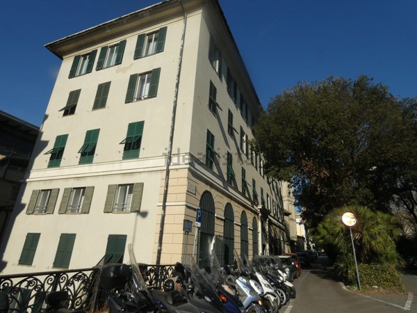 ufficio in affitto a Genova in zona San Vincenzo