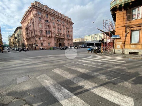 negozio in affitto a Genova in zona Foce