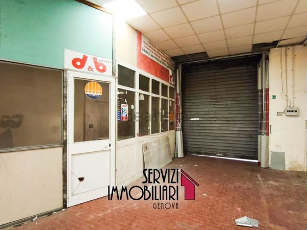 locale di sgombero in affitto a Genova in zona Marassi