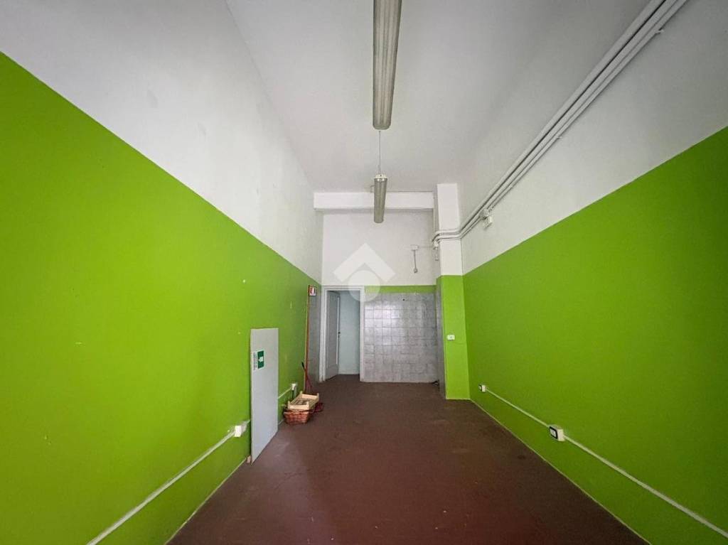 negozio in affitto a Genova in zona San Fruttuoso