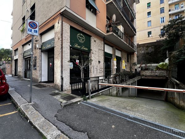 negozio in affitto a Genova in zona San Fruttuoso