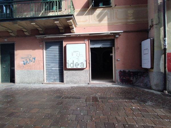 locale commerciale in affitto a Genova in zona Bolzaneto