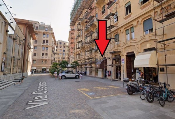 negozio in affitto a Genova in zona Carignano