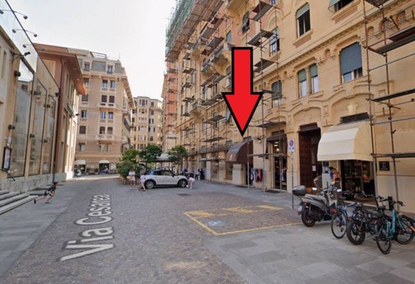 negozio in affitto a Genova in zona Sottoripa / Maddalena / Molo