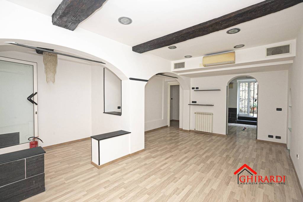 negozio in affitto a Genova in zona Sestri Ponente