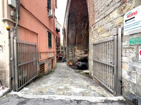 locale di sgombero in affitto a Genova in zona Nervi