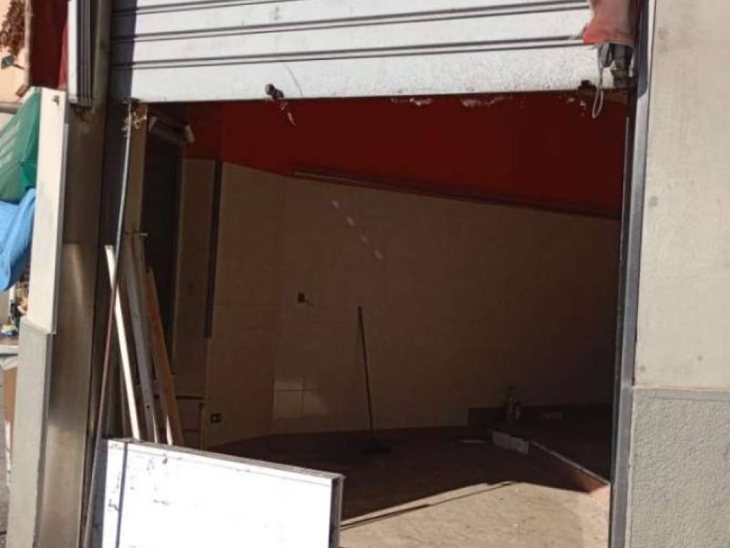 negozio in affitto a Genova in zona San Martino