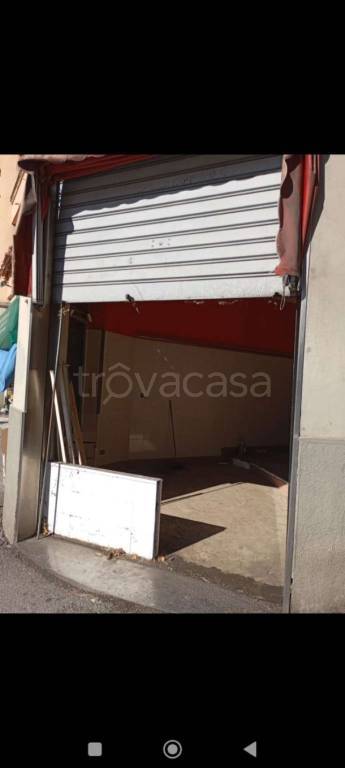 negozio in affitto a Genova