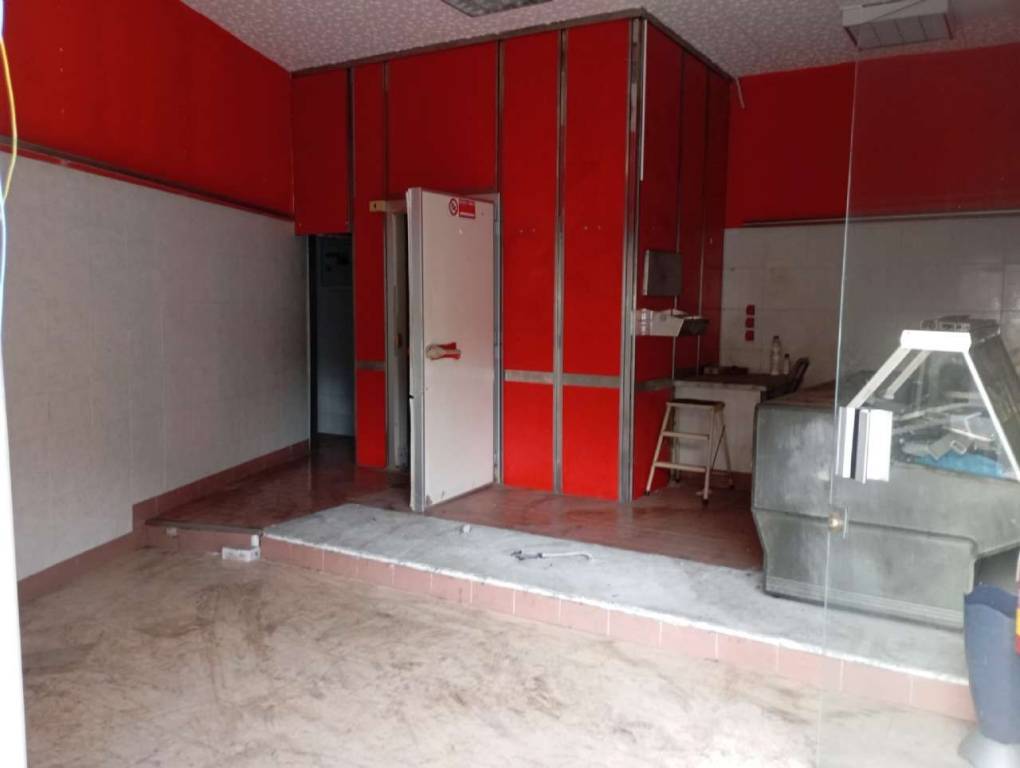 negozio in affitto a Genova