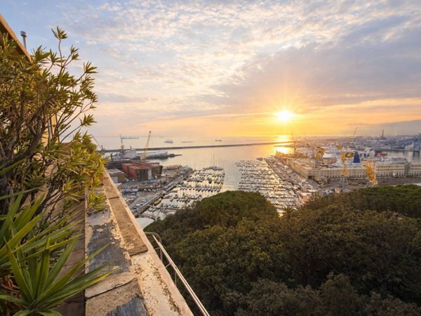 appartamento in affitto a Genova in zona Carignano