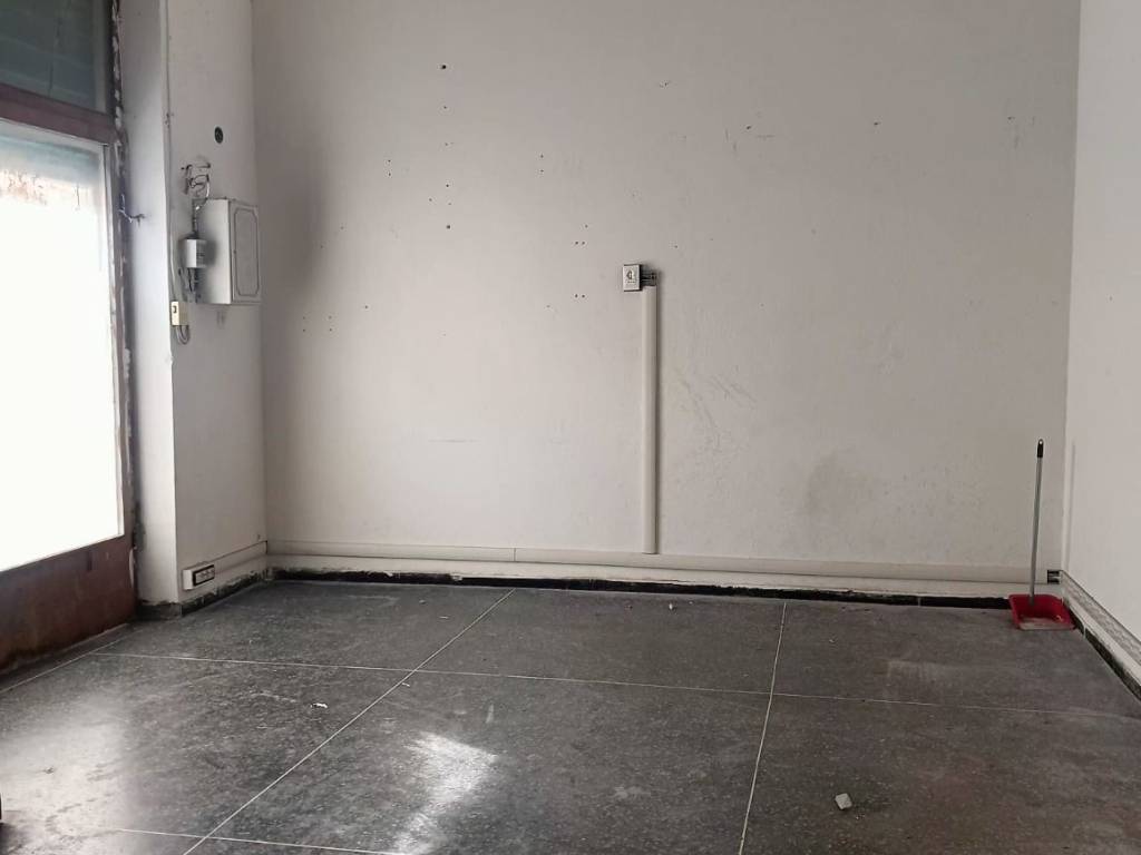 negozio in affitto a Genova in zona Molassana