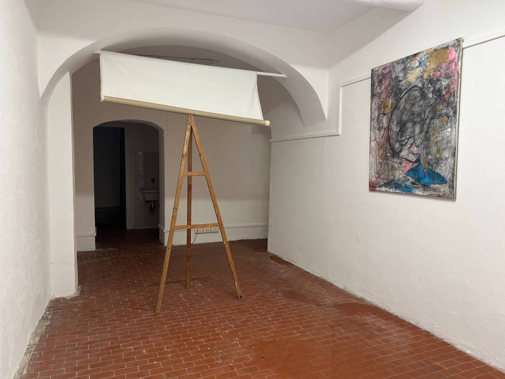 negozio in affitto a Genova in zona Sottoripa / Maddalena / Molo