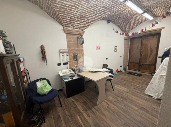 locale commerciale in affitto a Genova in zona Sestri Ponente