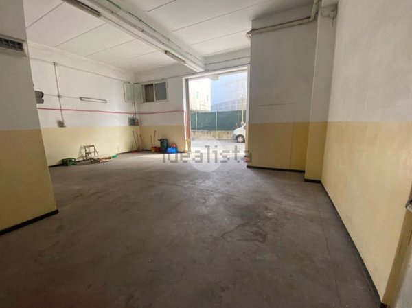 locale commerciale in affitto a Genova in zona Cornigliano