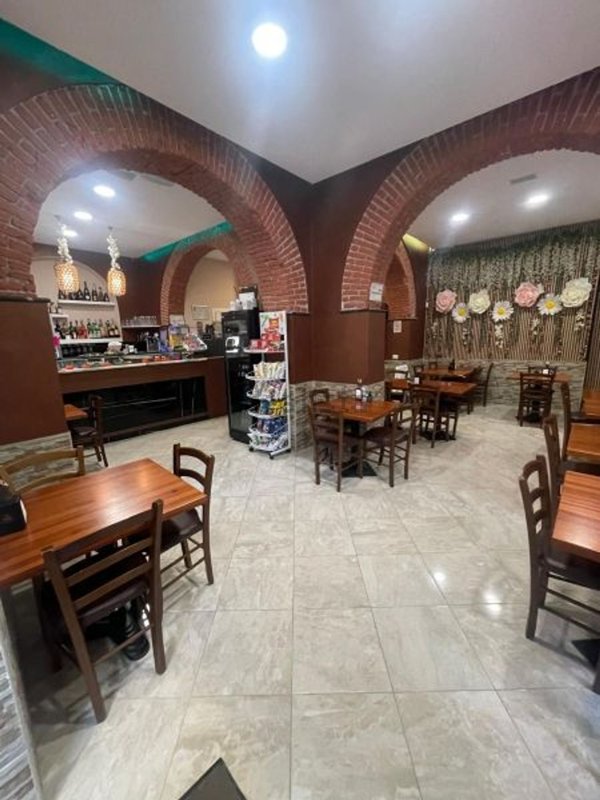 negozio in affitto a Genova in zona Sestri Ponente