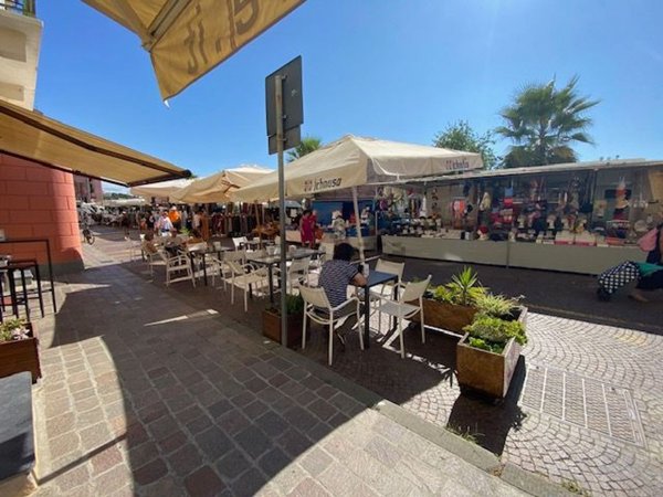 negozio in affitto a Genova in zona San Vincenzo