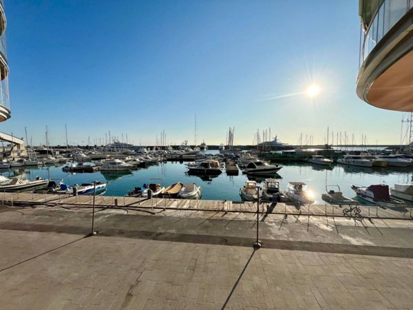 appartamento in affitto a Genova in zona Carignano