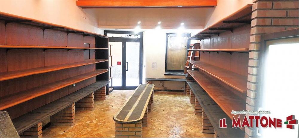 negozio in affitto a Genova in zona Voltri