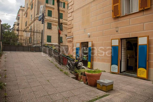 negozio in affitto a Genova in zona Foce