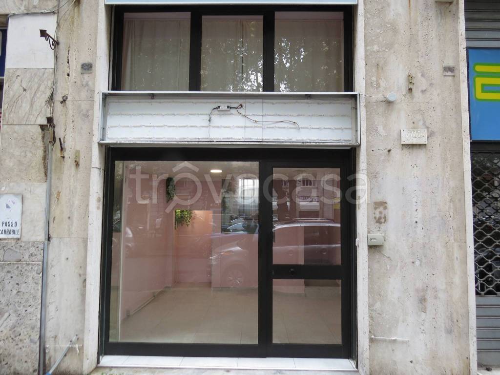 negozio in affitto a Genova in zona Foce