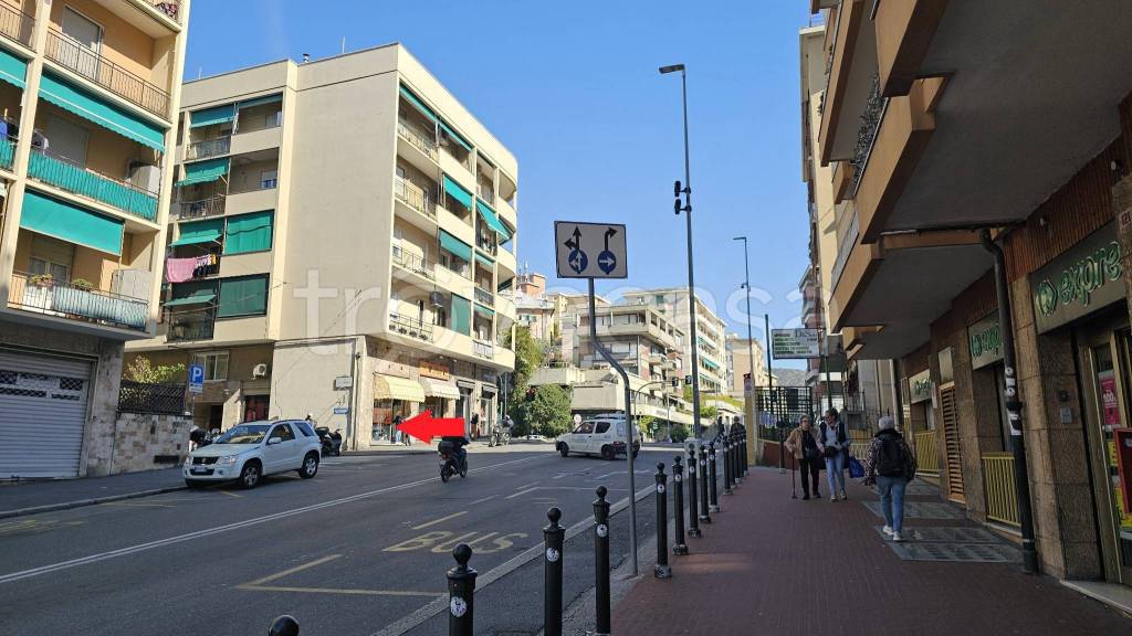 negozio in affitto a Genova in zona Sturla
