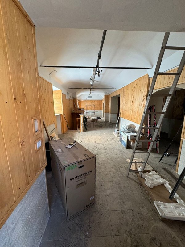 locale commerciale in affitto a Genova in zona Sampierdarena